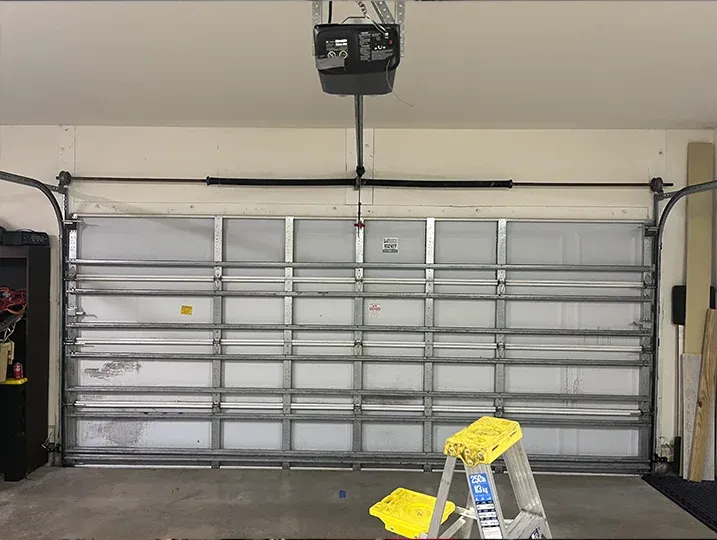 Best Service for your Garage Door Opener in Florida with Holt's Garage Door and Repair Professional Assistance